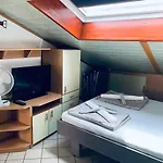 Apartma 1 And 2 Appartments פיראן