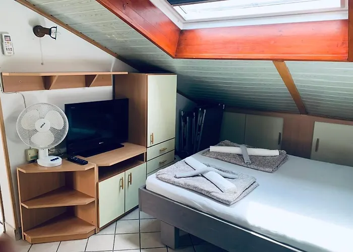 Apartma 1 And 2 Appartments 皮兰